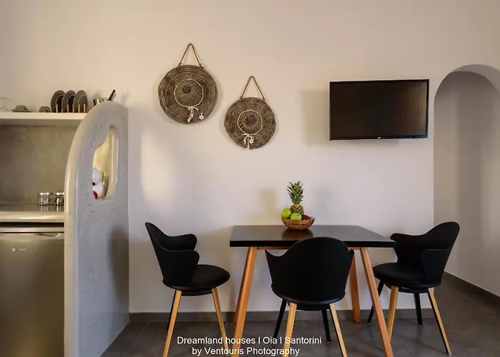 Dreamland ηouses * Oia